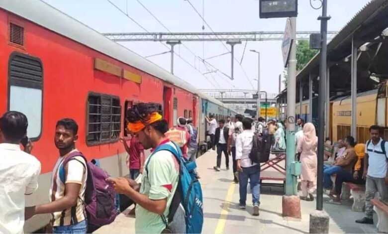यात्रीगण-सतर्क-रहें!-दिल्ली-मुंबई-समेत-कई-बड़े-स्टेशनों-पर-प्लेटफॉर्म-टिकट-की-बिक्री-बंद