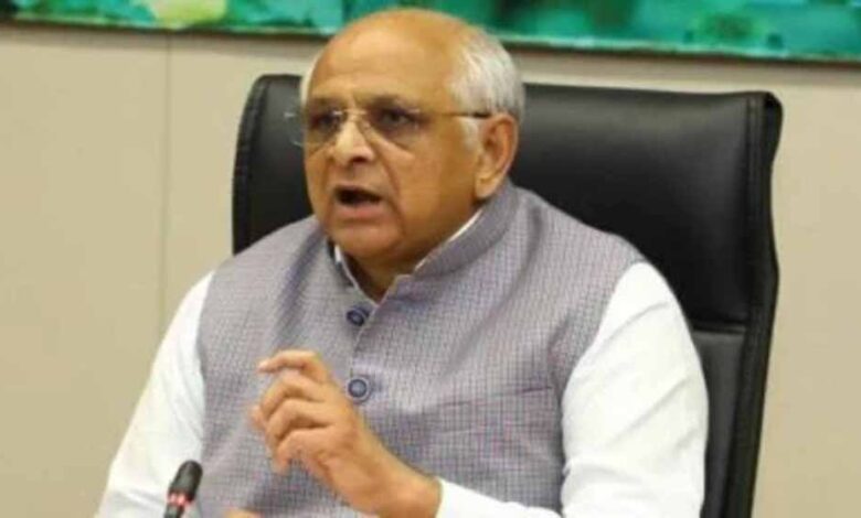 गुजरात-मंत्रिमंडल-में-बड़ा-बदलाव:-cm-भूपेंद्र-पटेल-अकेले,-बाकी-सभी-मंत्रियों-ने-सौंपा-इस्तीफा
