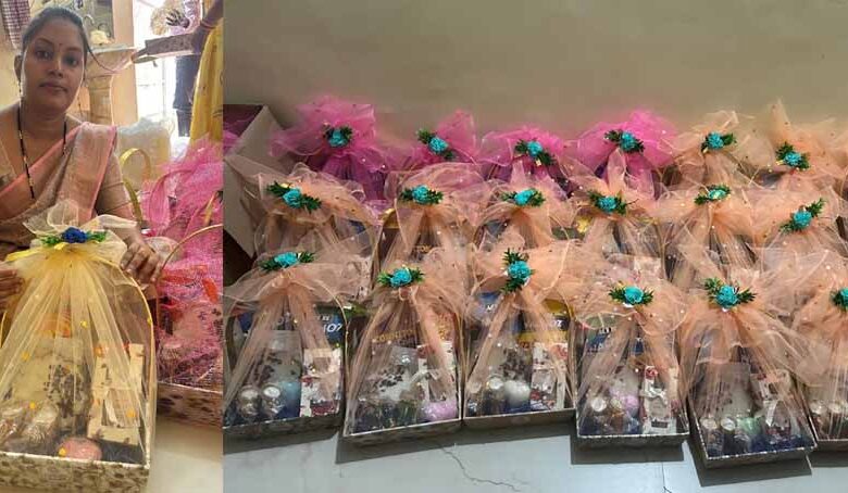 बिहान-की-दीदियों-ने-तैयार-किए-संगिनी-ब्रांड-के-आकर्षक-गिफ्ट-हैम्पर