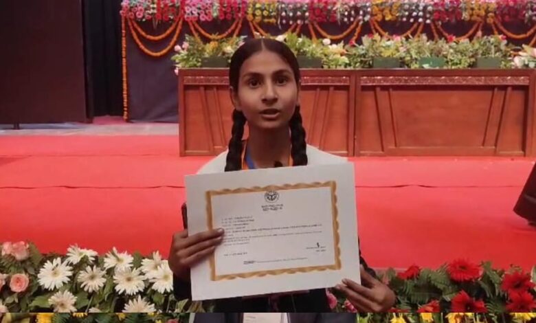 अब मुझे अपनी पढ़ाई जारी रखने के लिए परिवार पर आश्रित नहीं होना पड़ता: वर्तिका रावत