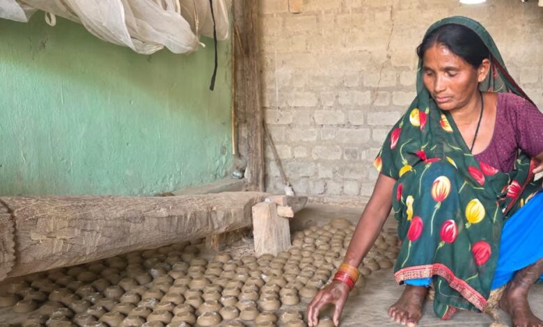 मिट्टी-के-दीयों-से-घर-आंगन-जगमगाने-वाली-ललमोतिया-की-दिवाली-इस-बार-होगी-खास