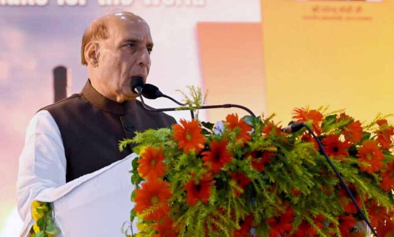 राजनाथ-सिंह-ने-सीएम-योगी-की-दूरदर्शिता-और-विकासशील-नेतृत्व-को-सराहा