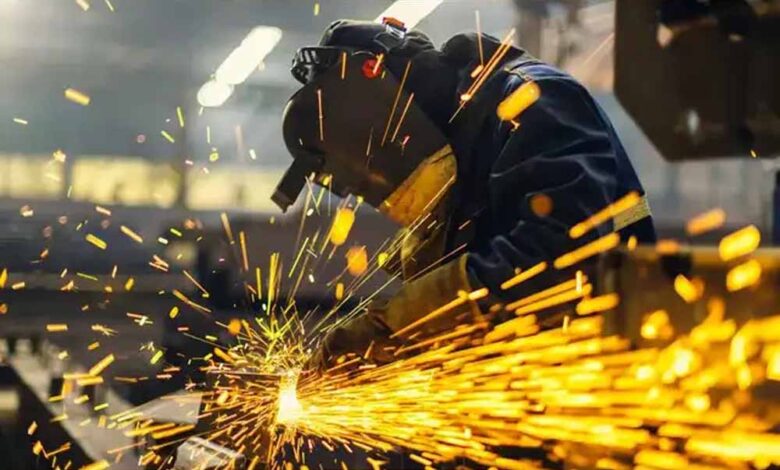 सितंबर-में-कोर-सेक्टर-की-सुस्ती:-जानें-किस-उद्योग-ने-दिखाई-तेजी-और-कौन-रहा-पीछे