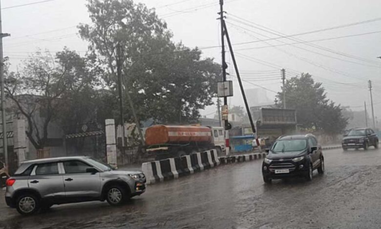 mp-के-दक्षिणी-हिस्से-में-मौसम-का-बदला-मिजाज,-इंदौर-सहित-15-जिलों-में-आंधी-बारिश-का-अलर्ट