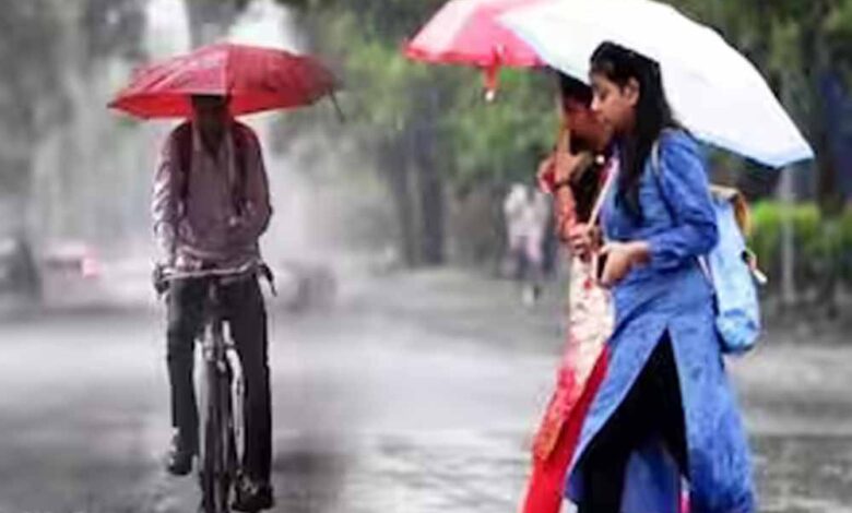 मुंबई-शहर-और-महाराष्ट्र-क्षेत्र-के-कुछ-हिस्सों-में-तेज-हवाओं-के-साथ-बेमौसम-हुई-बारिश,-अलर्ट-जारी
