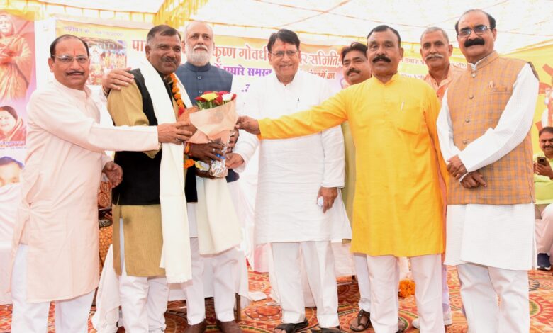 पाल,-बघेल,-यादव-समाज-ने-धूमधाम-से-मनाई-गोवर्धन-पूजा,-पत्रकार-भानुप्रताप-सिंह-पाल-सहित-समाज-के-प्रतिभाओं-का-हुआ-सम्मान
