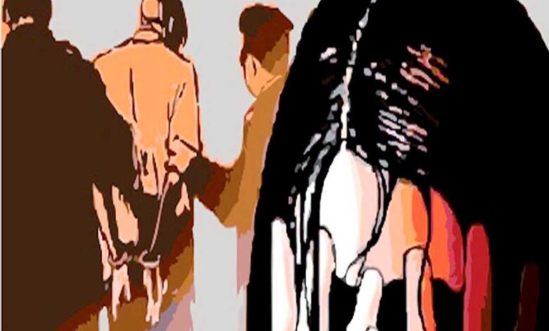 पांच-लोगों-ने-पुलिस-बनकर-घुसकर-की-1-लाख-रुपये-की-मांग,-पीड़िता-पर-लगाए-गंभीर-आरोप