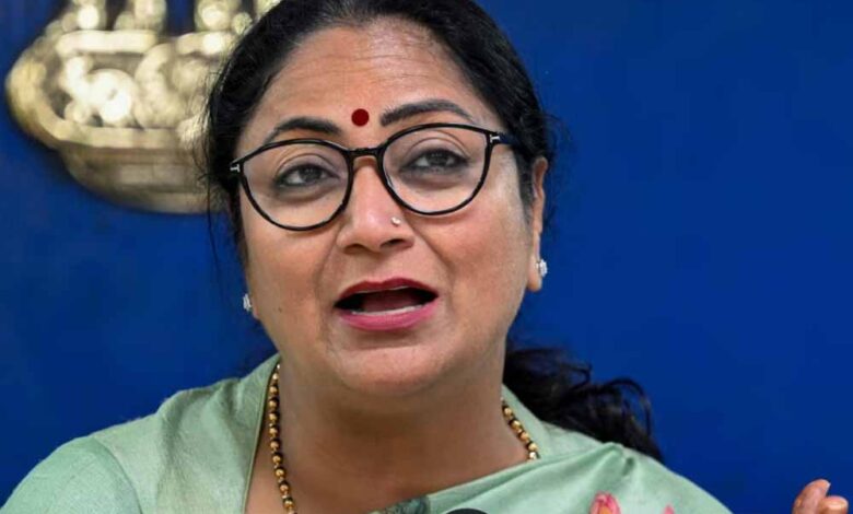 छठ-से-पहले-बड़ा-संकेत:-aap-नेता-cm-रेखा-गुप्ता-के-घर-जाने-को-तैयार,-जानें-क्या-है-चुनौती
