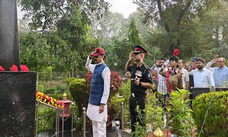 शिक्षा-के-साथ-अनुशासन,-संस्कार-और-मानवीय-गुणों-का-होना-आवश्यक-:-उप-मुख्यमंत्री-शुक्ल