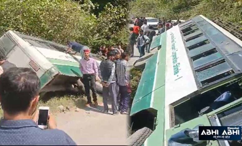 तेलंगाना-में-बड़ा-हादसा:-बस-पलटने-से-20-यात्री-घायल,-कुरनूल-के-बाद-फिर-दहशत