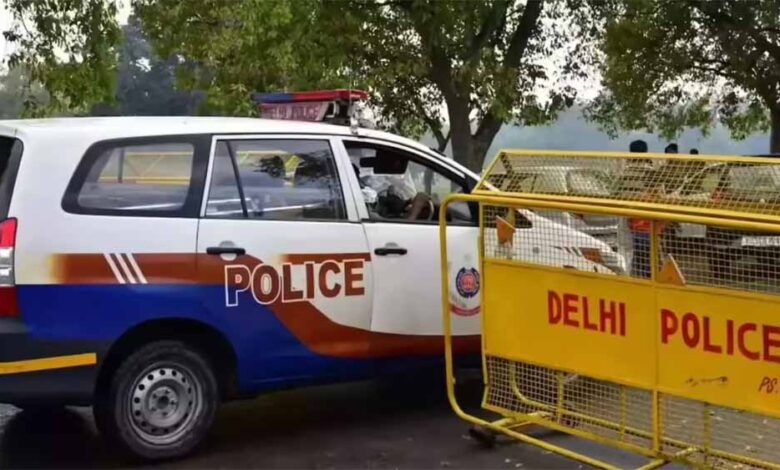 दिल्ली-में-मुठभेड़:-कुख्यात-‘गला-घोटूं-गैंग’-का-बदमाश-पुलिस-की-गोली-से-घायल,-गिरफ्तार