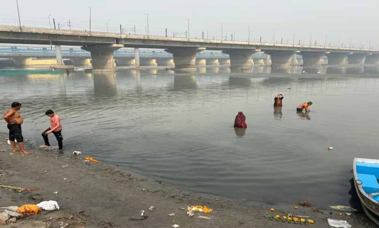 दिल्ली-मंत्री-का-बयान:-हमने-कभी-नहीं-कहा-यमुना-साफ-है-–-छठ-से-पहले-सफाई-को-लेकर-सस्पेंस
