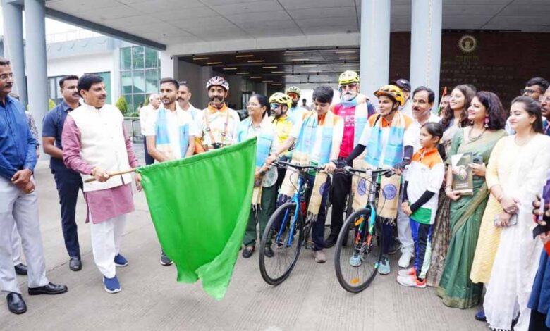 मुख्यमंत्री डॉ. यादव ने पैडल-टू-प्लांट कार्यक्रम नया भारत-हरा भारत यात्रा को झंडी दिखाकर किया रवाना