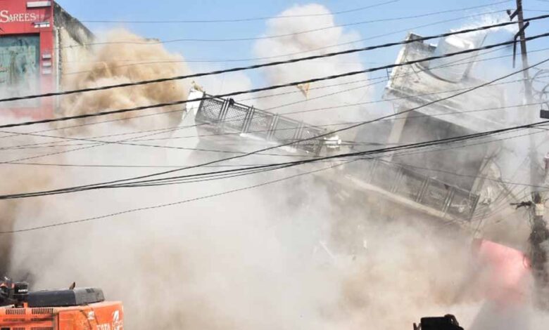 मेरठ-में-सेंट्रल-मार्केट-में-कॉम्प्लेक्स-धराशायी,-22-सेकंड-में-दुकाने-मलबे-में-तब्दील