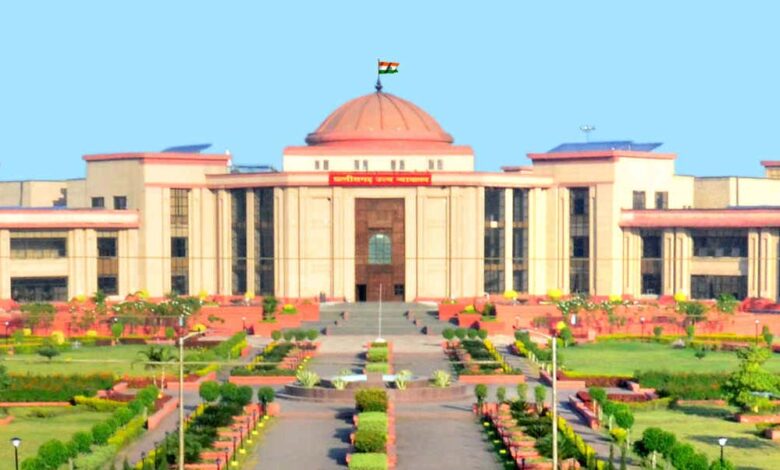 cg-hc-ने-ggu-के-कुलपति-और-रजिस्ट्रार-को-भेजा-नोटिस,-नियुक्तियों-के-मापदंडों-पर-मांगा-स्पष्टीकरण