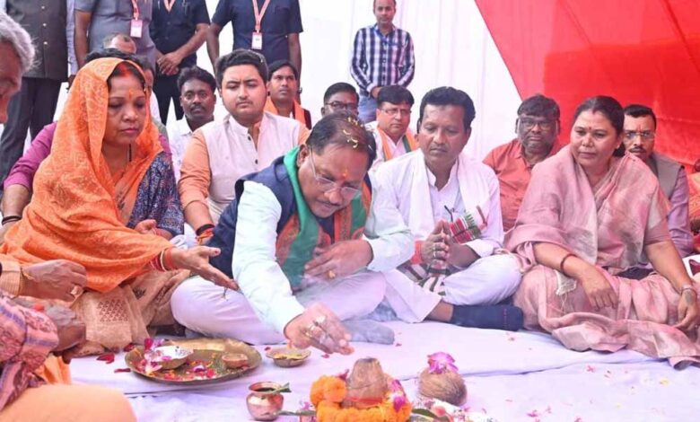 मुख्यमंत्री-विष्णुदेव-साय-ने-जशपुर-जिले-के-फरसाबहार-में-40.89-करोड़-के-13-कार्यों-का-किया-लोकार्पण-एवं-भूमिपूजन