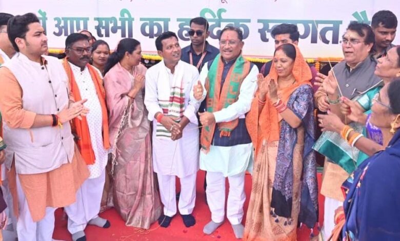 रायपुर-:-मुख्यमंत्री-विष्णुदेव-साय-ने-जशपुर-जिले-के-फरसाबहार-में-40.89-करोड़-के-13-कार्यों-का-किया-लोकार्पण-एवं-भूमिपूजन