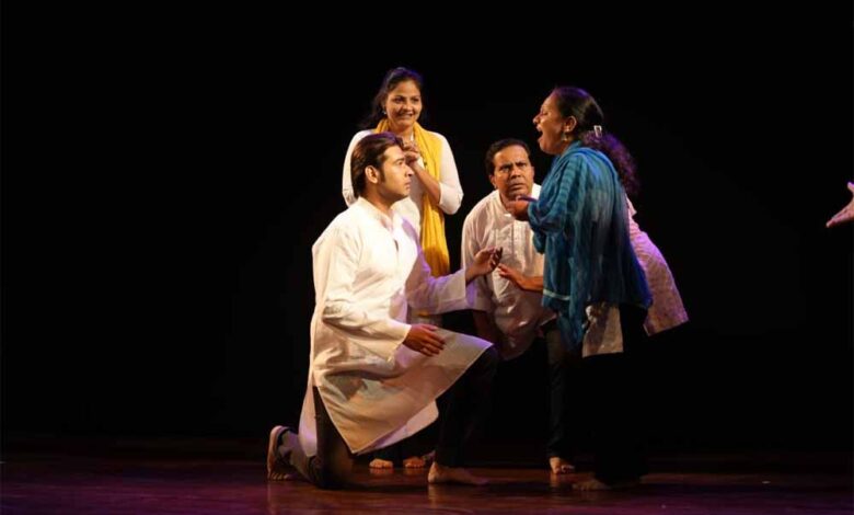 उनके-हिस्से-का-प्रेम-में-रिश्तों-की-विडंबना-तो-गरीबनवाज-में-दिखा-उद्यमी-का-संघर्ष