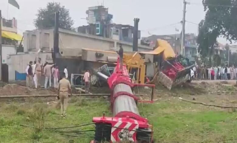 धार:-पिथमपुर-सागौर-रेलवे-ब्रिज-निर्माण-में-क्रेन-पलटी,-दो-की-मौत