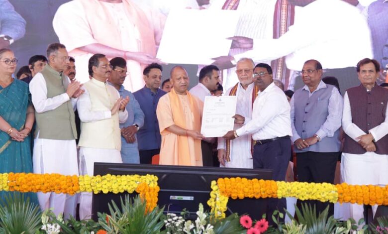 सार्वजनिक-भूमि-पर-अवैध-कब्जा-करने-वालों-को-देना-होगा-हिसाब-सीएम-योगी