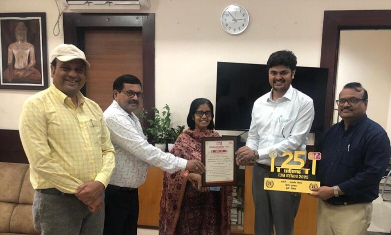 रायपुर-:-25-वर्षों-की-विकास-यात्रा-थीम-पर-बनी-कृषि-विभाग-के-प्रदर्शनी-को-मिला-द्वितीय-पुरस्कार