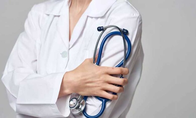 एनसीआइएसएम-ने-2025-26-के-लिए-565-आयुर्वेद-मेडिकल-कॉलेजों-को-दी-मान्यता,-मध्यप्रदेश-में-39-कॉलेज-शामिल