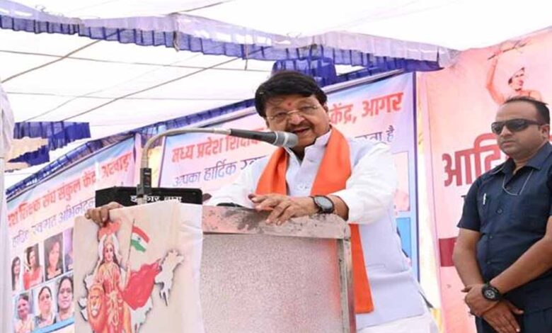 जनजातीय-अंचल-में-शिक्षा-और-सम्मान-बढ़ाने-के-लिये-राज्य-सरकार-प्रतिबद्ध-:-मंत्री-विजयवर्गीय