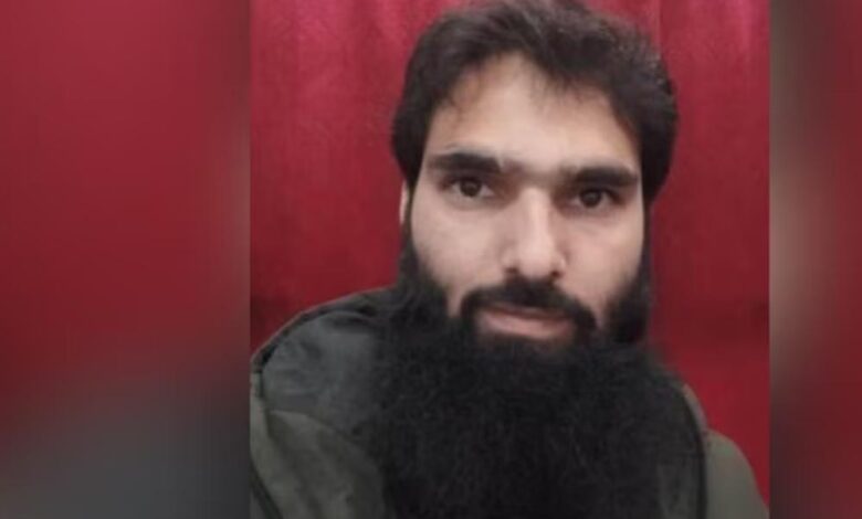 डॉक्टर-आदिल-पर-गंभीर-आरोप:-ak-47-से-300-किग्रा-rdx-तक-बरामद-—-इलाज-नहीं,-आतंक-की-साजिश-रची-जा-रही-थी