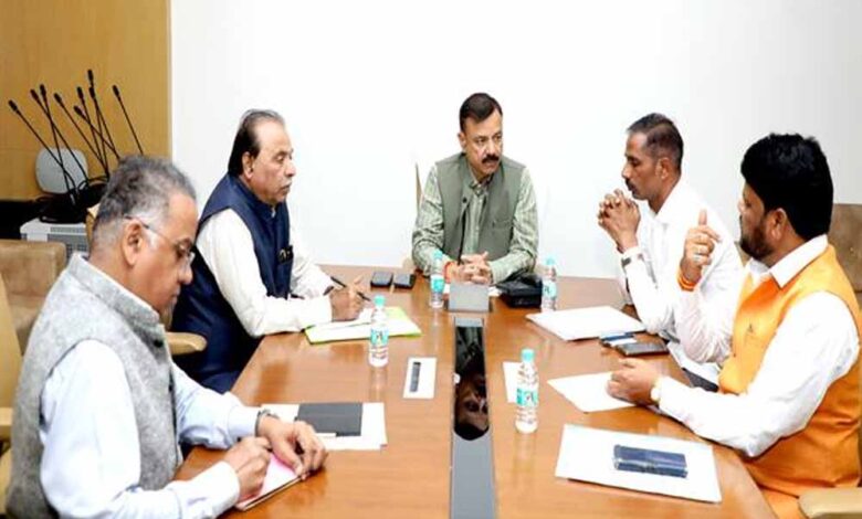 शासकीय-शिक्षकों-की-सेवा-संबंधी-समस्याओं-के-निराकरण-के-लिये-लगेंगे-शिविर