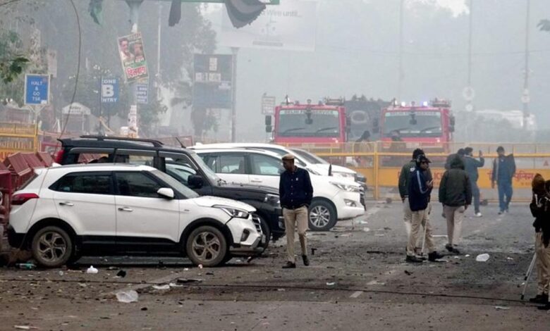 दिल्ली-ब्लास्ट-में-नया-खुलासा:-मिली-मिसिंग-लाल-ब्रेजा-कार,-कश्मीर-में-500-ठिकानों-पर-छापेमारी