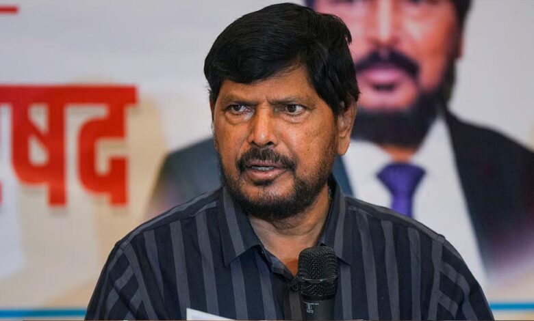रामदास आठवले का अल्टीमेटम: मनचाही सीटें न मिलीं तो RPI अकेले लड़ेगी चुनाव