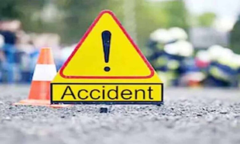 ग्वालियर-झांसी-हाईवे-पर-भीषण-टक्कर:-रेत-भरे-ट्रैक्टर-से-भिड़ी-फॉर्च्यूनर,-5-की-मौत