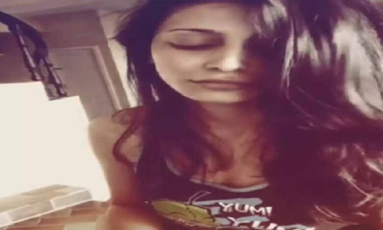 ‘यह-मुझे-अपनी-शुरुआत-की-याद-दिलाएगा,’-श्रुति-हासन-ने-शेयर-किया-अपना-पहला-रॉ-म्यूजिक-वीडियो