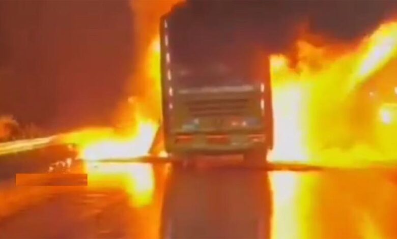 मक्का-से-मदीना-जा-रही-बस-टैंकर-से-टकराई,-42-भारतीय-जिंदा-जले,-सऊदी-अरब-में-बड़ा-हादसा