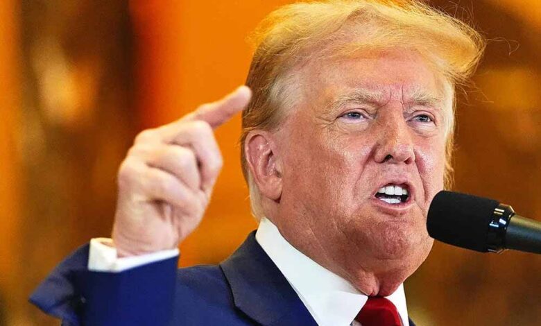 ट्रंप-ने-अमेरिकियों-पर-बरसते-हुए-कहा-हम-किस-काम-के-हैं,-चिप-तक-नहीं-बना-सकते