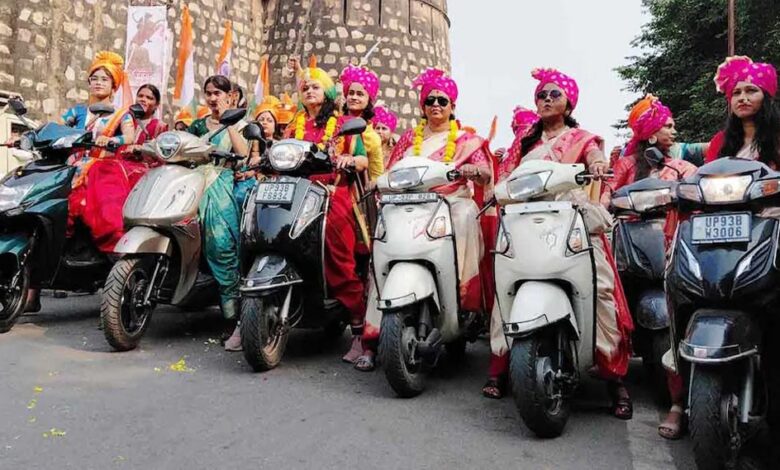 झांसी-में-600-महिलाओं-ने-रानी-लक्ष्मीबाई-के-रूप-में-बाइक-रैली-निकाली,-वीरांगना-रैली-ने-जीता-दिल