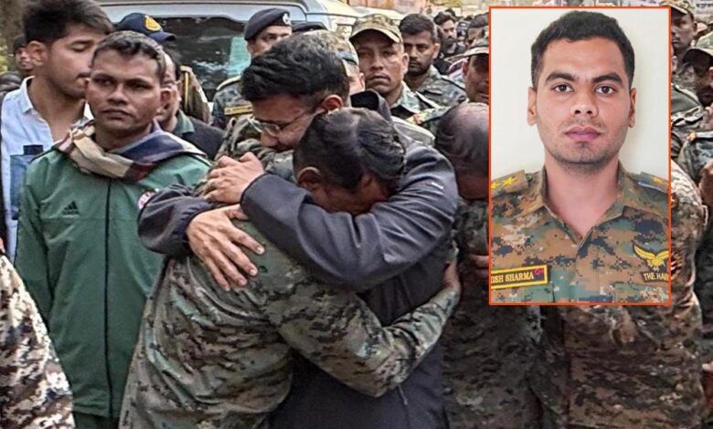 माओवादी-मुठभेड़-में-शहीद-हुए-आशीष-शर्मा-को-अंतिम-विदाई,-बालाघाट-के-एसपी-और-जवानों-की-आंखों-में-आंसू