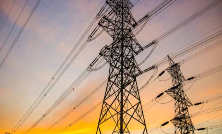 mp-सरकार-का-बड़ा-फैसला:-हाईटेंशन-लाइन-पर-अब-किसानों-को-मिलेगा-200%-मुआवजा