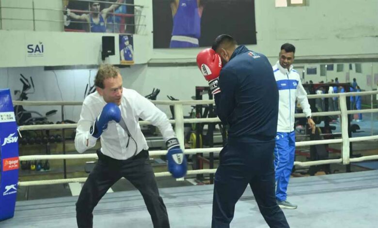 विश्व-मुक्केबाजी-के-अध्यक्ष-ने-रोहतक-में-साइ-के-उत्कृष्टता-केंद्र-की-सराहना-की