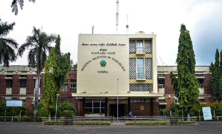 manit-भोपाल-और-सिंगापुर-का-साझा-शोध,-बदलेंगे-ev-चार्जिंग-और-सोलर-सिस्टम-के-मानक