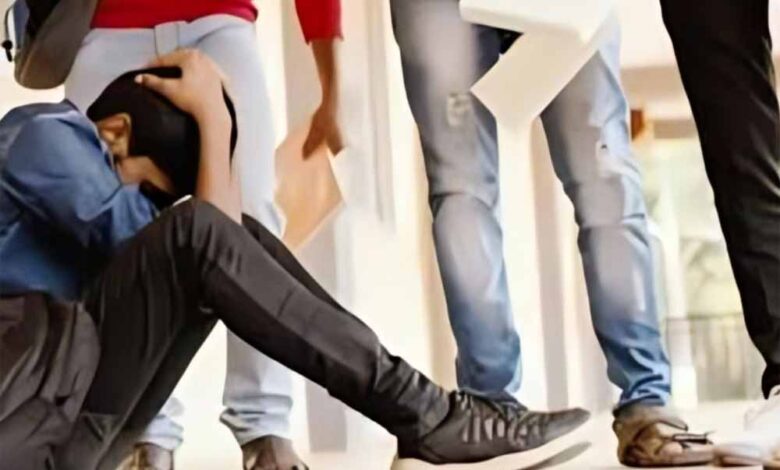 इंदौर-में-रैगिंग-का-खौफ:-3-घंटे-बंधक-बनाकर-टॉर्चर,-शराब-सिगरेट-के-लिए-मजबूर,-4-छात्र-सस्पेंड