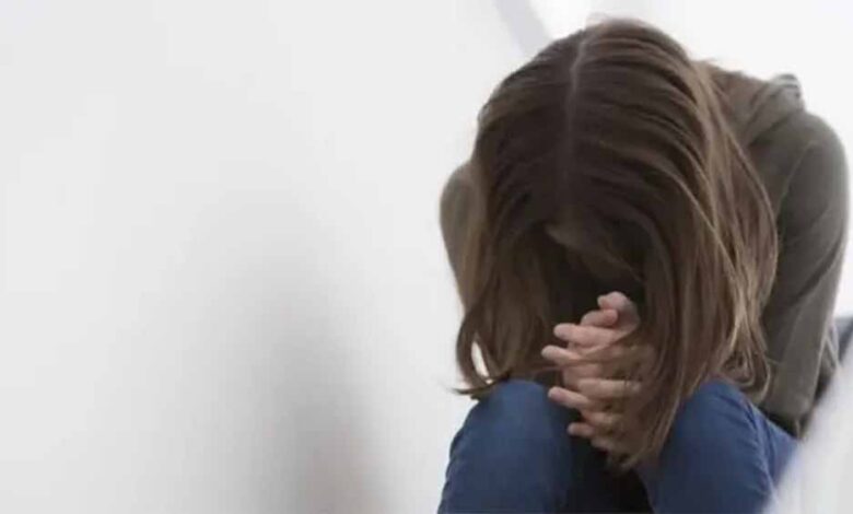 सिद्धारमैया-के-क्षेत्र-में-हड़कंप:-महिला-अफसर-ने-ऑफिस-में-की-सुसाइड-की-कोशिश,-जानें-वजह