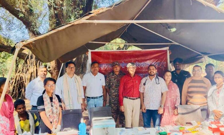 नियद-नेल्लानार-योजना-के-तहत-दूरस्थ-वनांचलों-तक-पहुँची-विशेषज्ञ-डॉक्टरों-की-टीम