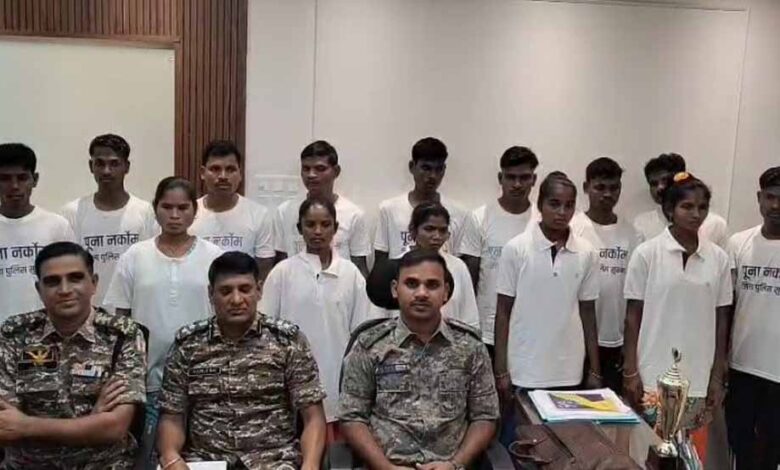 15-माओवादी-सरेंडर,-इनमें-5-महिलाएँ;-कुल-48-लाख-का-इनाम-घोषित