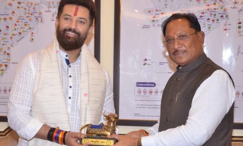 रायपुर-:-मुख्यमंत्री-विष्णुदेव-साय-की-केंद्रीय-मंत्री-चिराग-पासवान-के-साथ-अहम-मुलाकात,-राज्य-में-खाद्य-प्रसंस्करण-को-मिलेगी-नई-दिशा