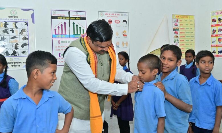 रायपुर-:-शिक्षा-मंत्री-गजेंद्र-यादव-ने-मैनपुर-क्षेत्र-के-विद्यालयों-का-किया-औचक-निरीक्षण