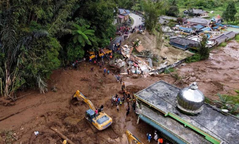 इंडोनेशिया-में-भीषण-बाढ़-और-लैंडस्लाइड:-तबाही-में-कम-से-कम-13-की-मौत