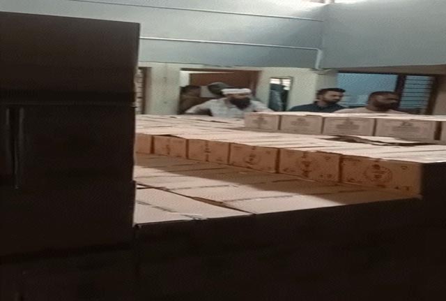 भोपाल-में-बड़ी-कार्रवाई:-डेढ़-करोड़-की-अवैध-शराब-जब्त,-ट्रक-में-1200-पेटी-मिली