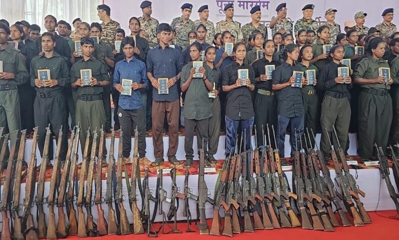 मध्य-प्रदेश-में-नक्सली-सरेंडर-की-राह-पर,-ये-3-फैक्टर-तोड़े-उनकी-कमर:-पुनर्वास-नीति,-डेडलाइन-और-तेज-ऑपरेशन