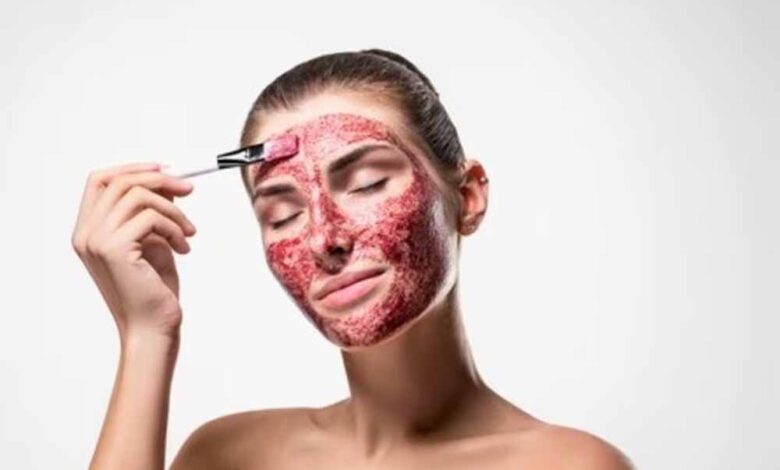 क्या-पीरियड-ब्लड-से-सच-में-ग्लो-आता-है?-स्किन-विशेषज्ञों-ने-बताई-सच्चाई